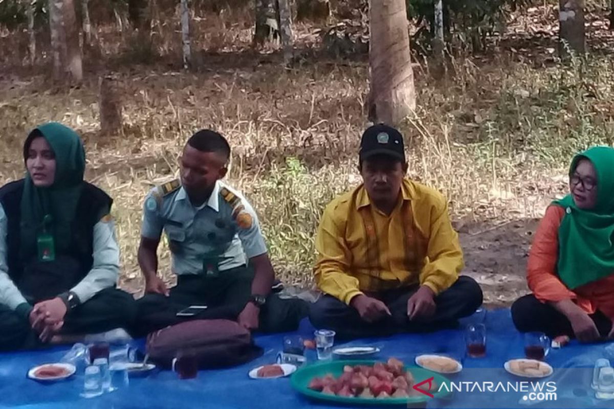 Mahasiswa Polbangtan hadir di tengah pertemuan rutin Forum Petani Sipirok