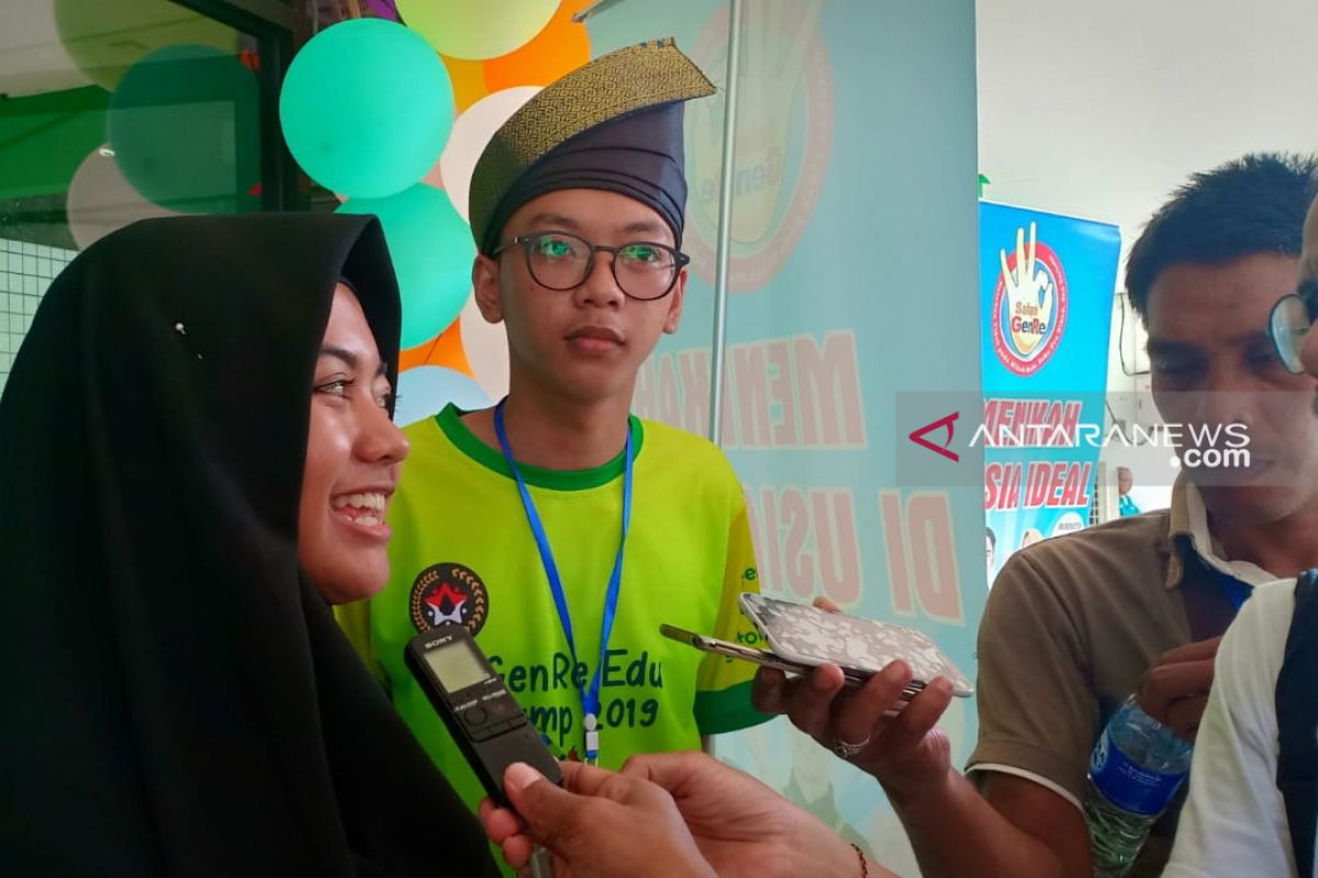 Dua remaja Kalbar ikuti GenRe Edu Camp 2019 di Kalsel