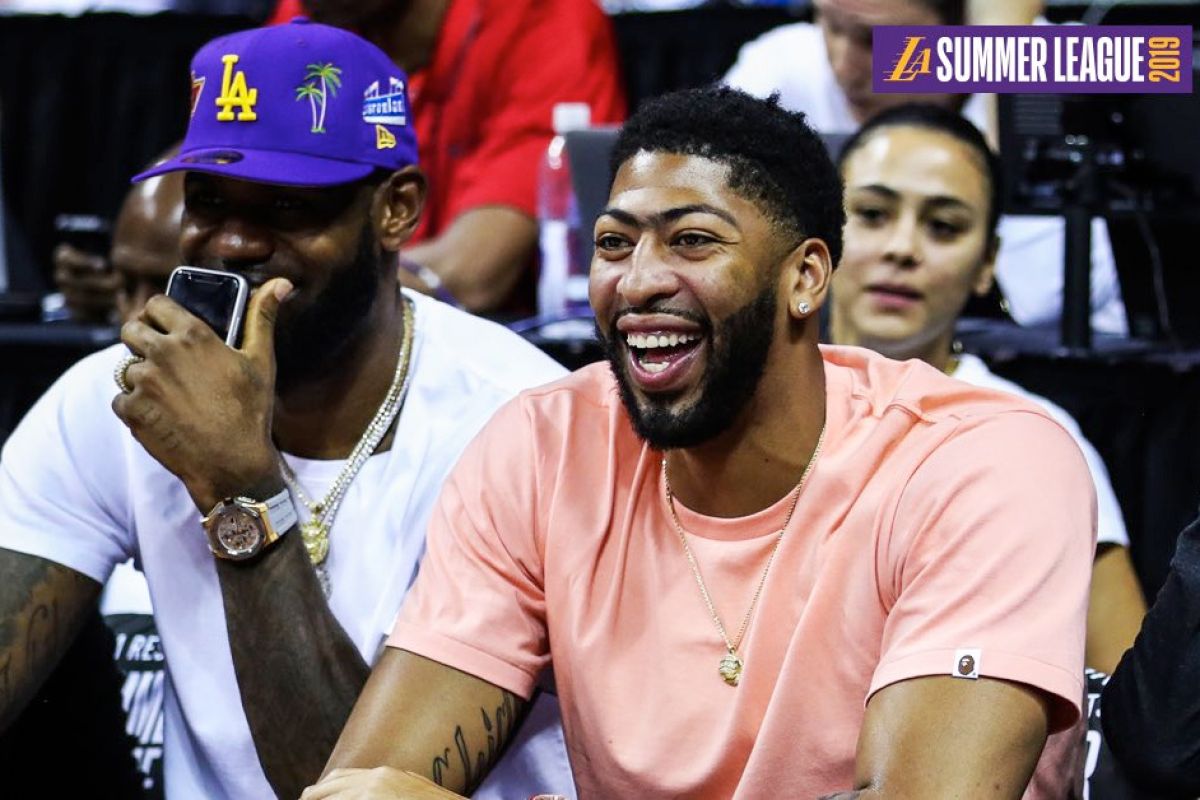 LA Lakers umumkan kedatangan Anthony Davis