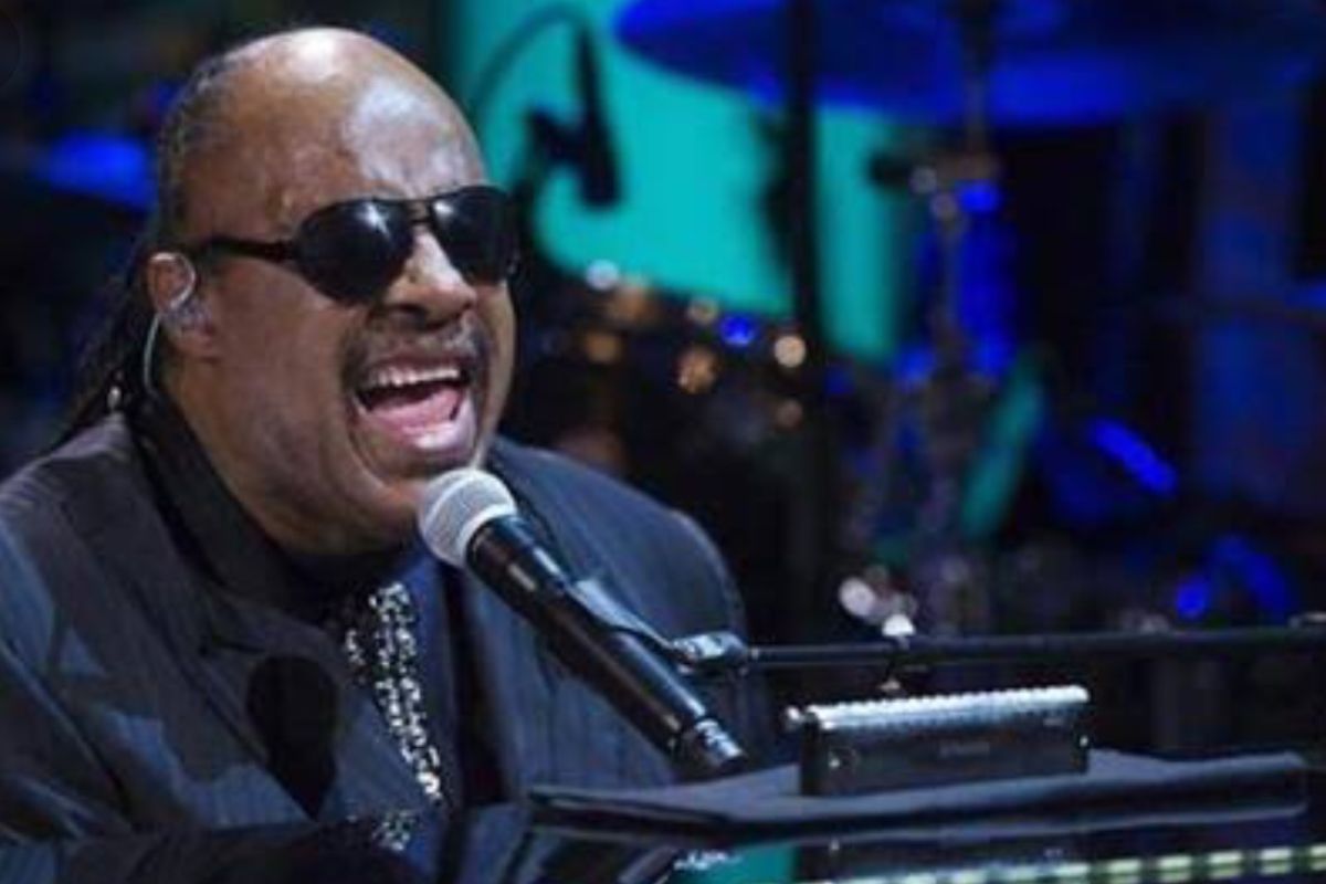 Transplantasi ginjal, Stevie Wonder berhenti bermusik sementara