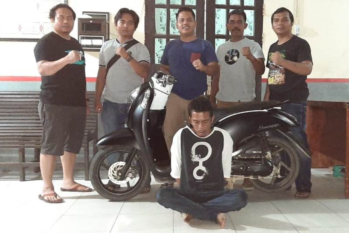 Polisi Barut tangkap pencuri motor ketika santai di warnet