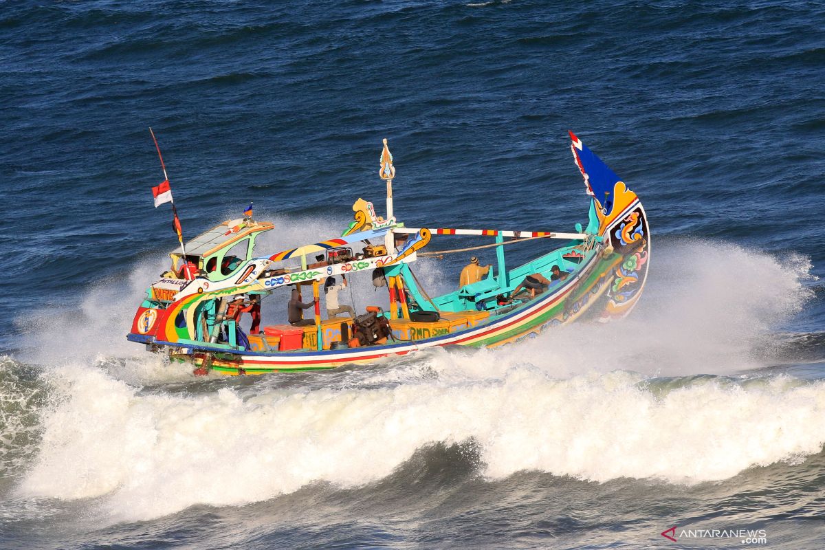 BMKG imbau masyarakat waspadai gelombang tinggi di laut selatan Jawa