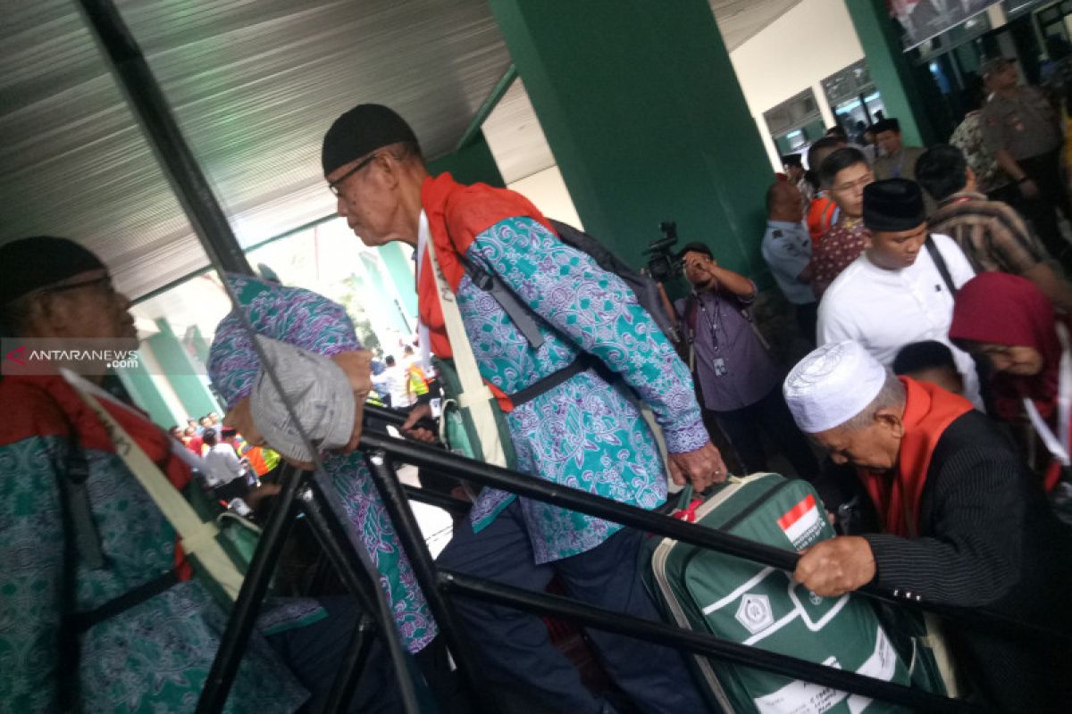 Gubernur Sumsel bekali jamaah haji uang saku