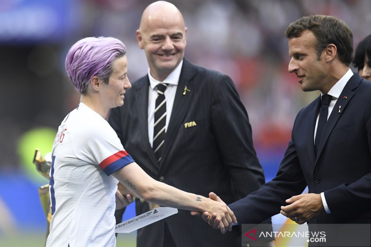 Bos FIFA dan Presiden Prancis dicemooh dalam seremonial juara Piala Dunia 2019