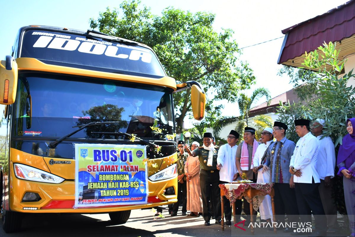 Bupati HSS lepas keberangkatan Calon Jemaah Haji