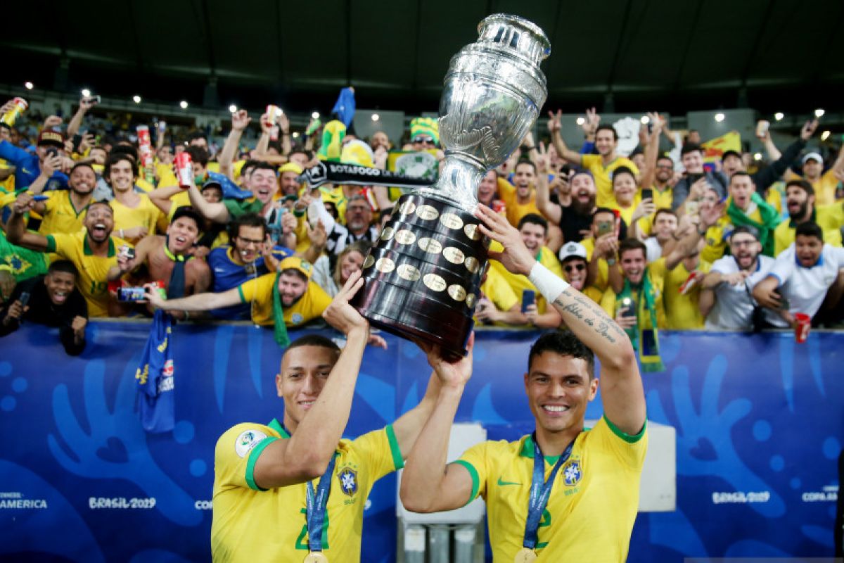 Bolsonaro klaim Brazil siap jadi tuan rumah Copa America 2021