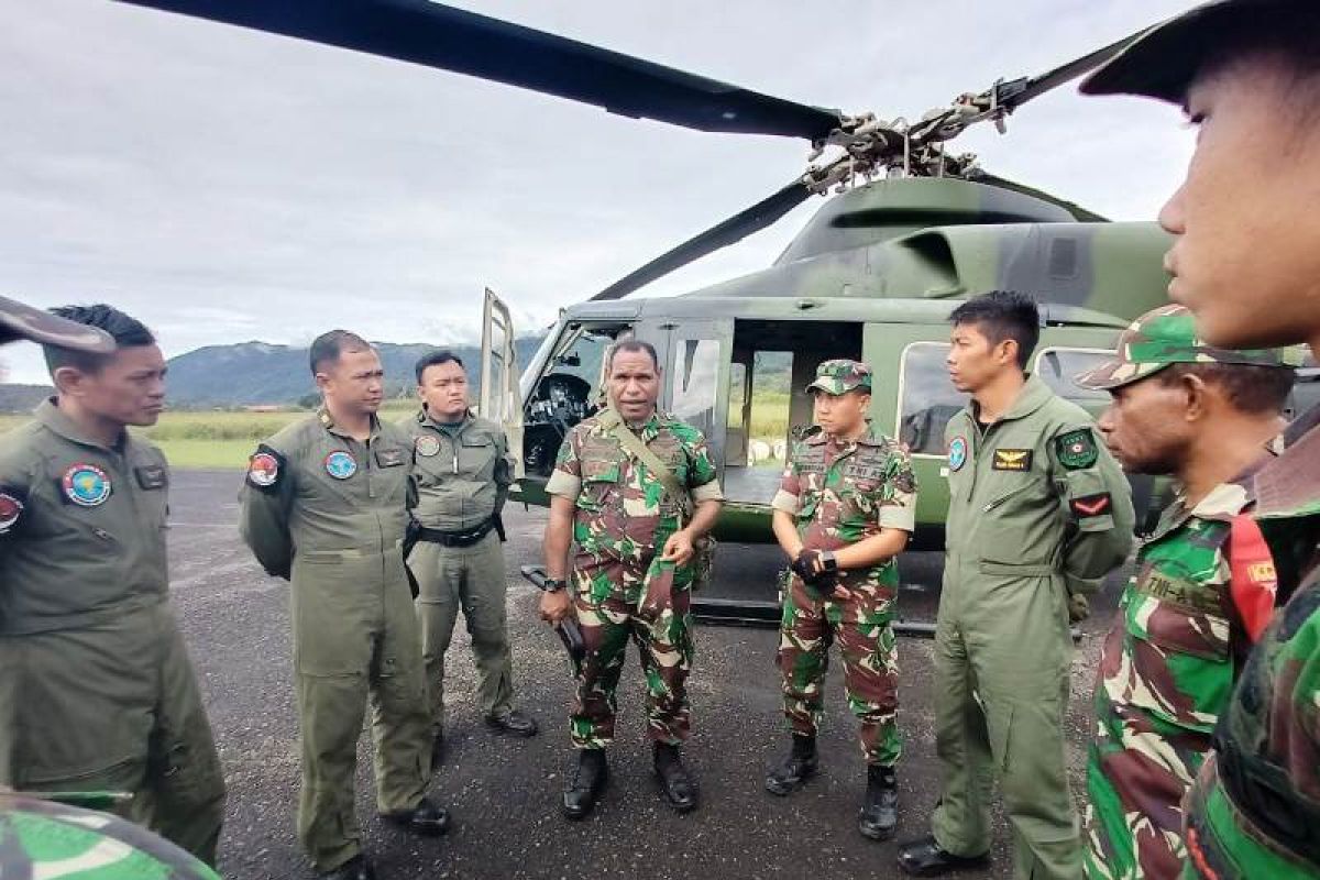 Tim pencari helikopter M-17 lima kali mengudara di hari kesebelas