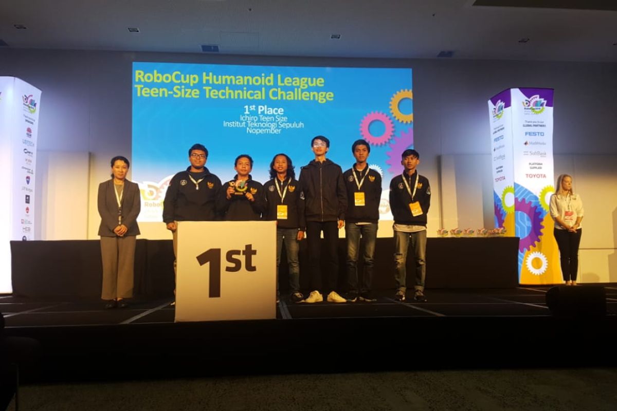 Robot sepak bola ITS juarai Robocup 2019 di Australia