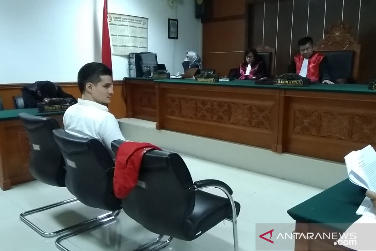 Penasihat hukum Steve Emmanuel sebut tuntutan JPU sewenang-wenang.