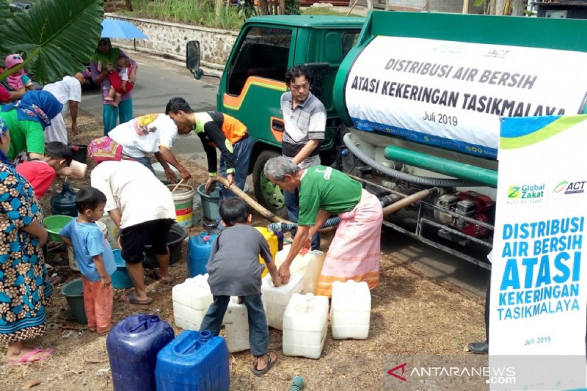 ACT Distribusikan Puluhan Ribu Liter Air di Wilayah Kekeringan Tasikmalaya