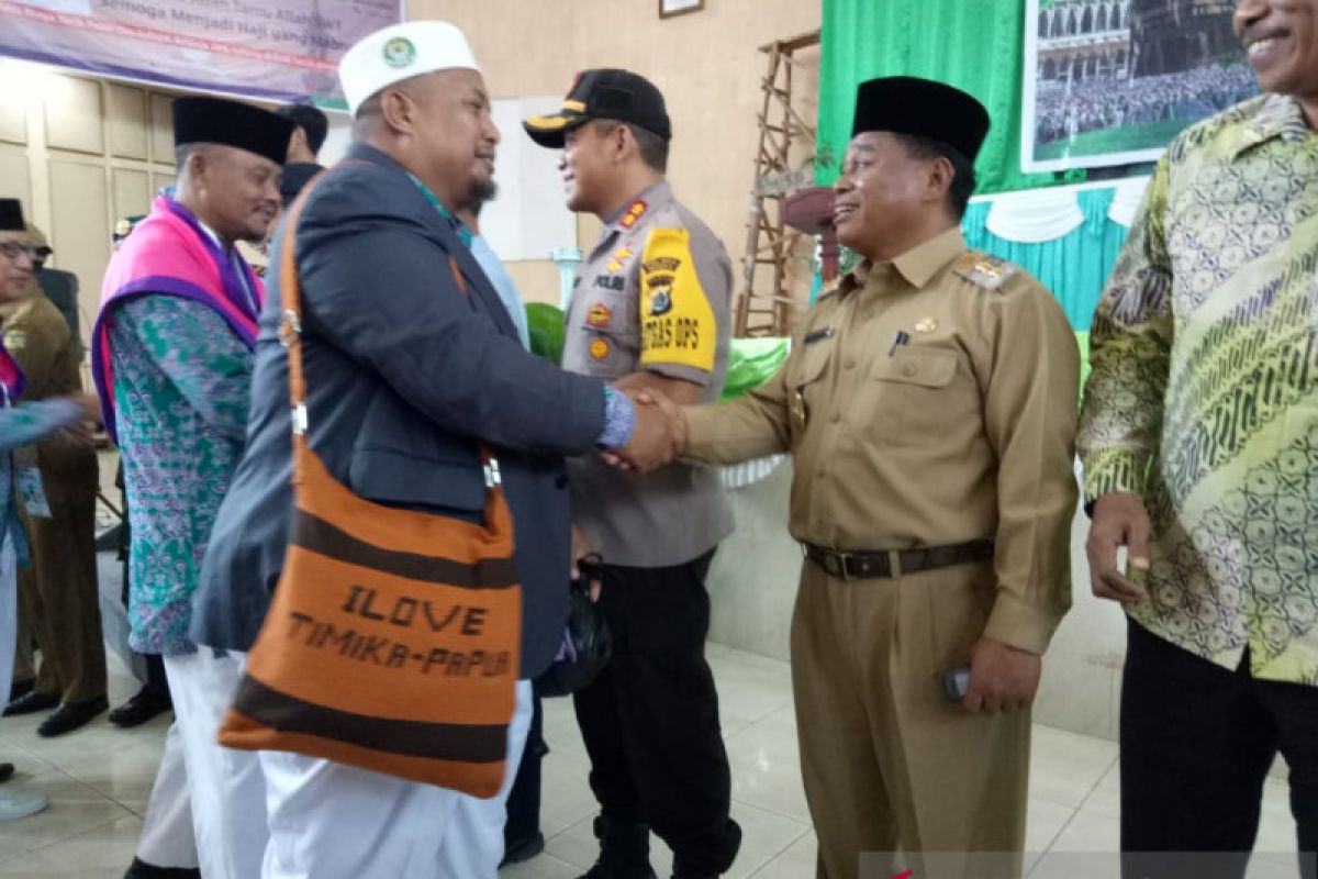 Jamaah calhaj Mimika diminta Wabup jadi agen perdamaian