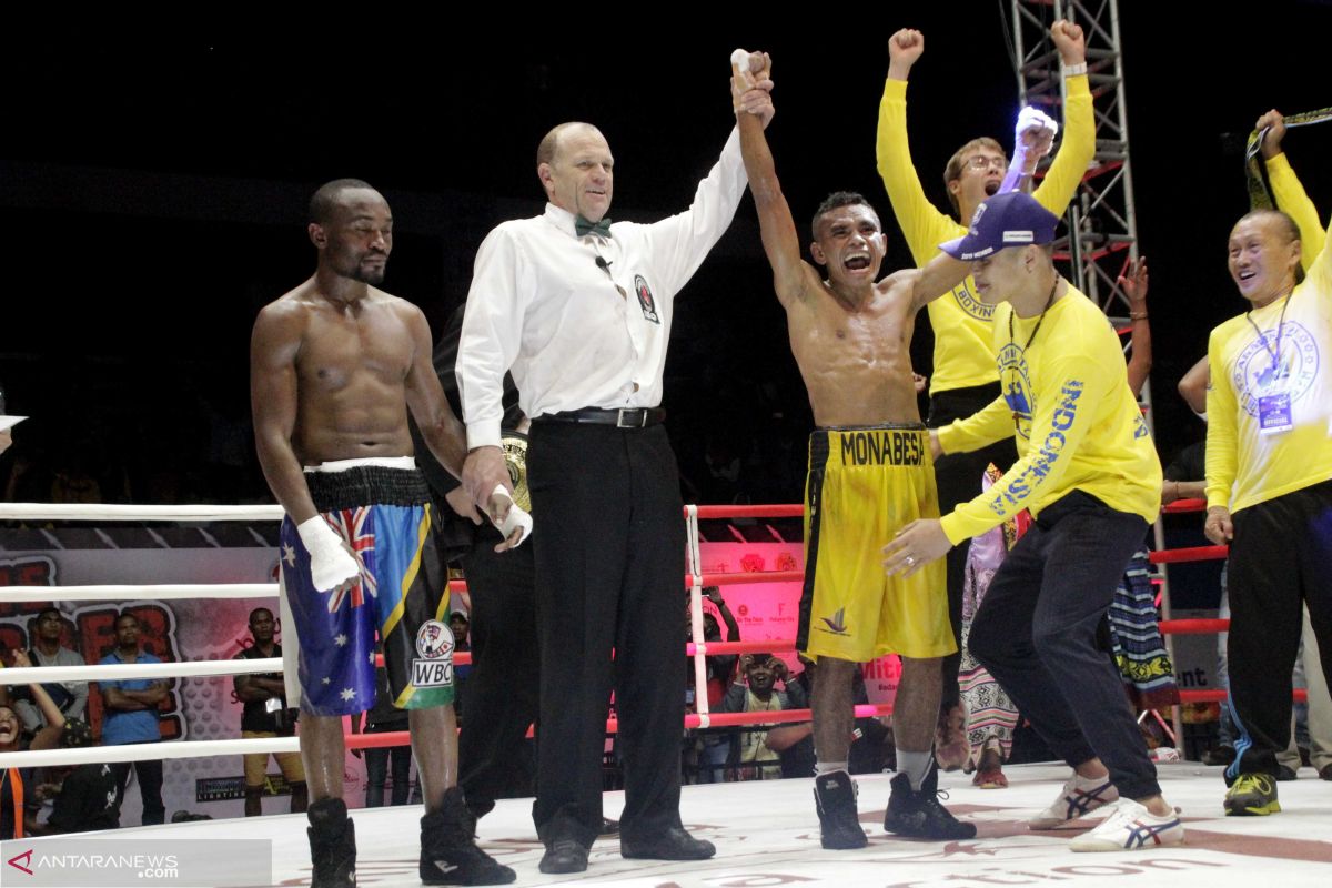 Tinju - Tibo Monabesa menjadi juara dunia versi IBO
