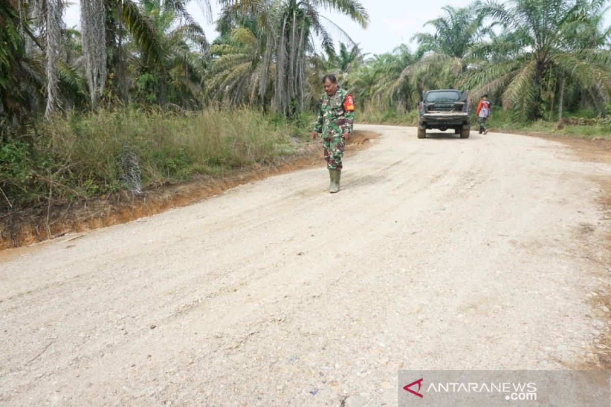 Tingkatkan ekonomi rakyat, Petani Sosa apresiasi pembangunan jalan baru TMMD