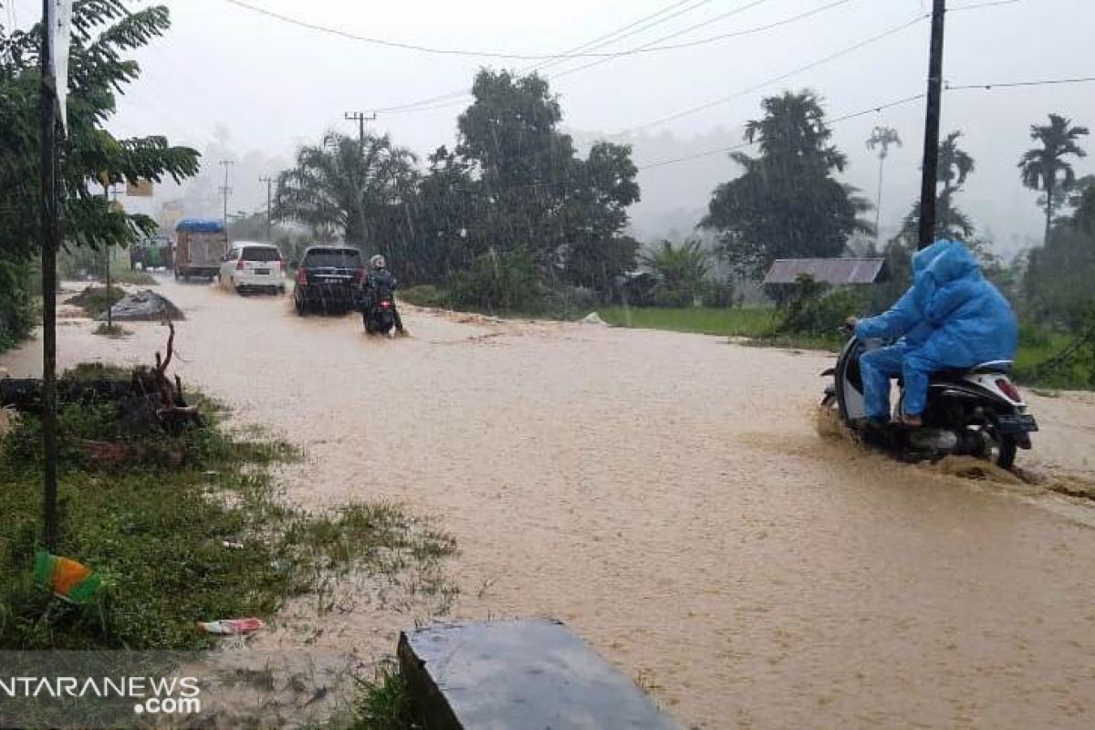 Bengkulu diguyur hujan lebat sesuai prakiraan BMKG