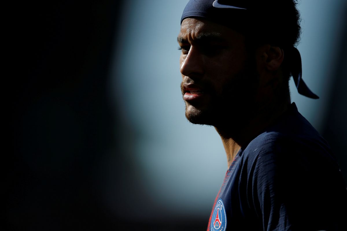 Neymar merasa sudah minta izin untuk tidak ikut latihan pra musim