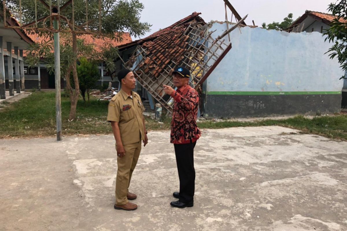 Mendikbud sebut SMPN 1 Muara Gembong belum diperbaiki