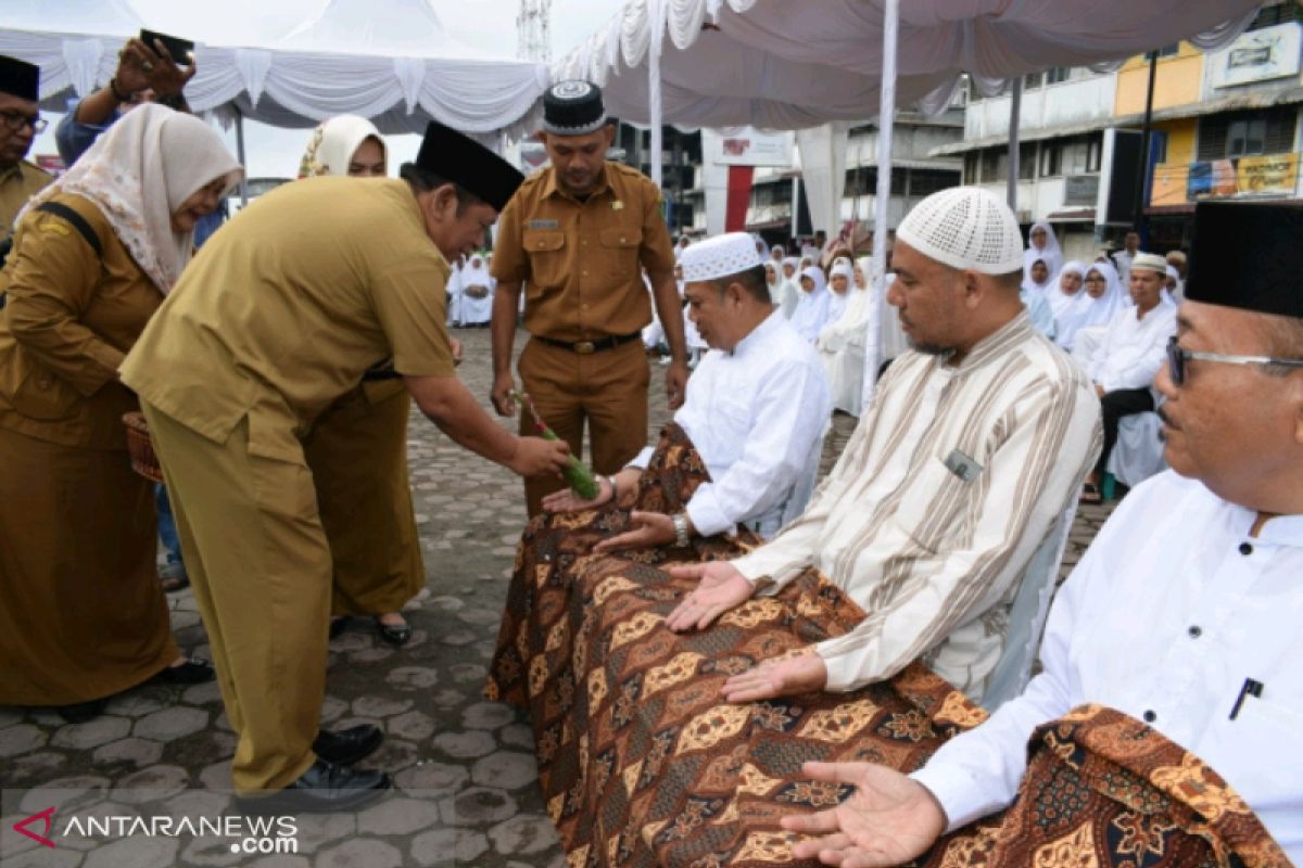 Wali Kota Padangsidimpuan tepung tawari 386 calon jamaah haji