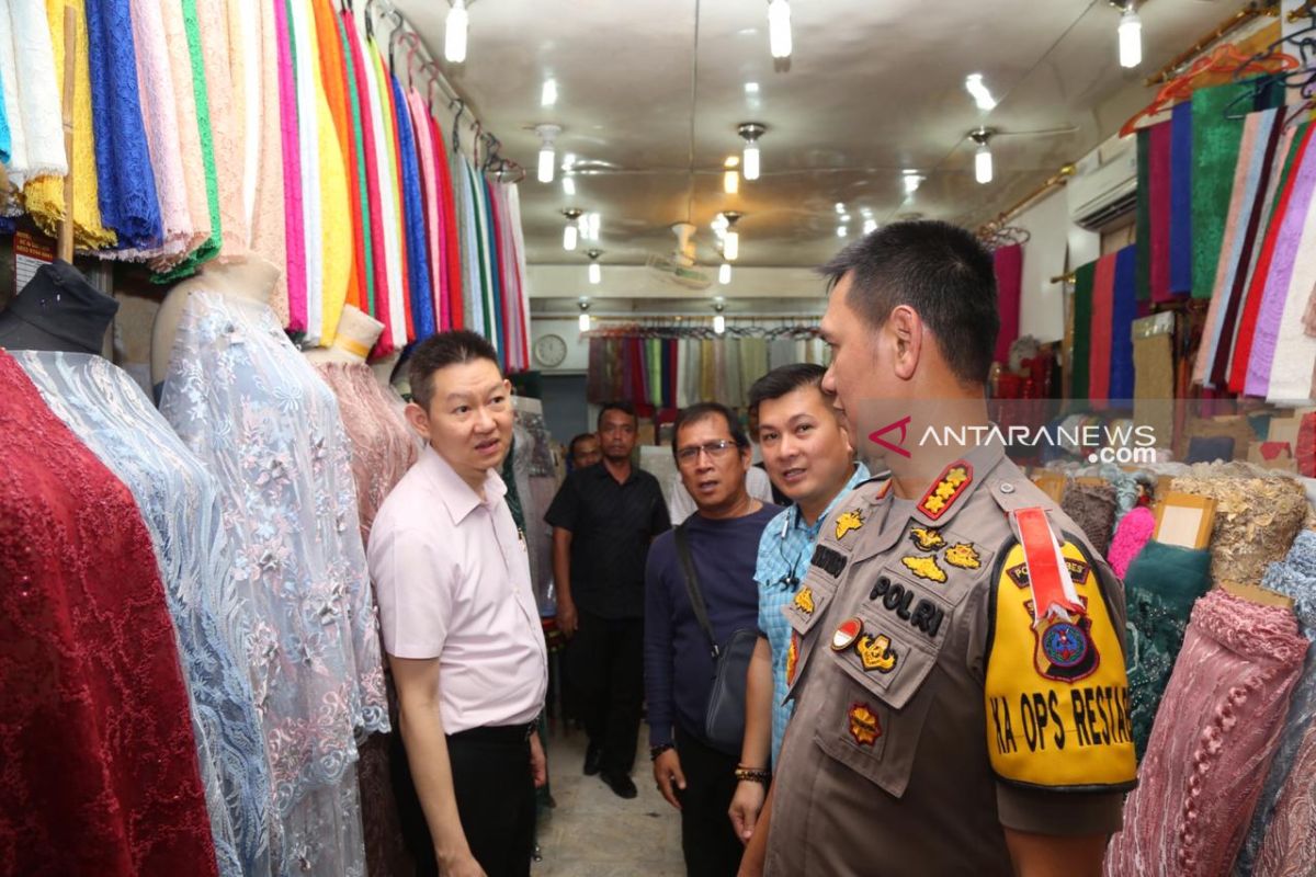 Kapolrestabes tinjau TKP pembobolan toko pakaian di Medan