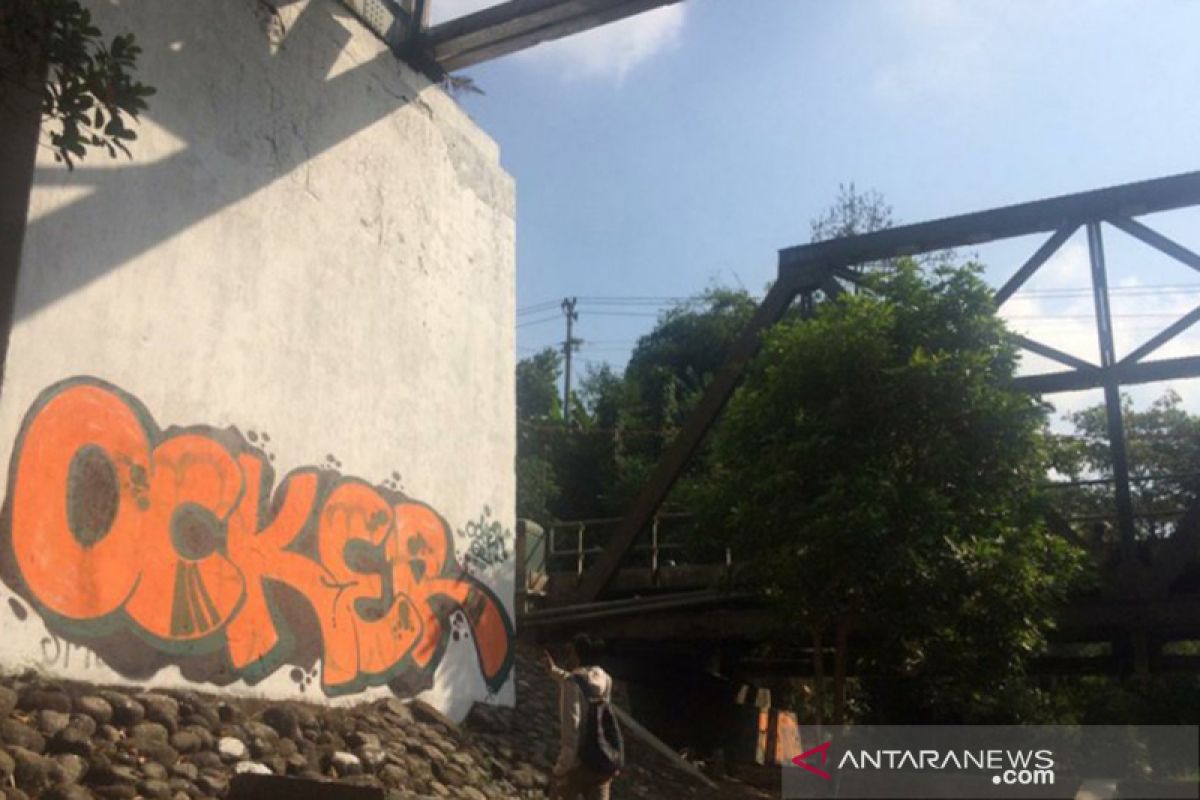 Cagar budaya Jembatan Pangukan jadi sasaran aksi vandalisme