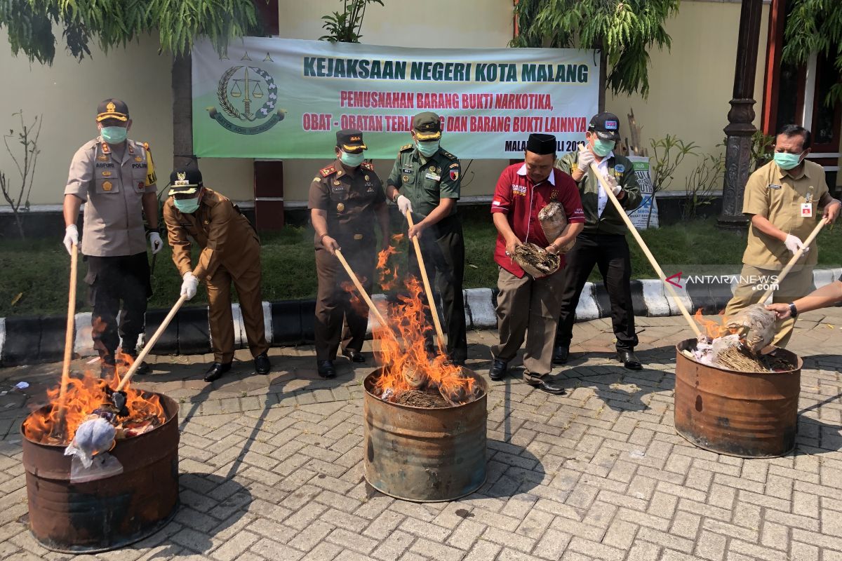 Kejari Kota Malang musnahkan bukti narkotika