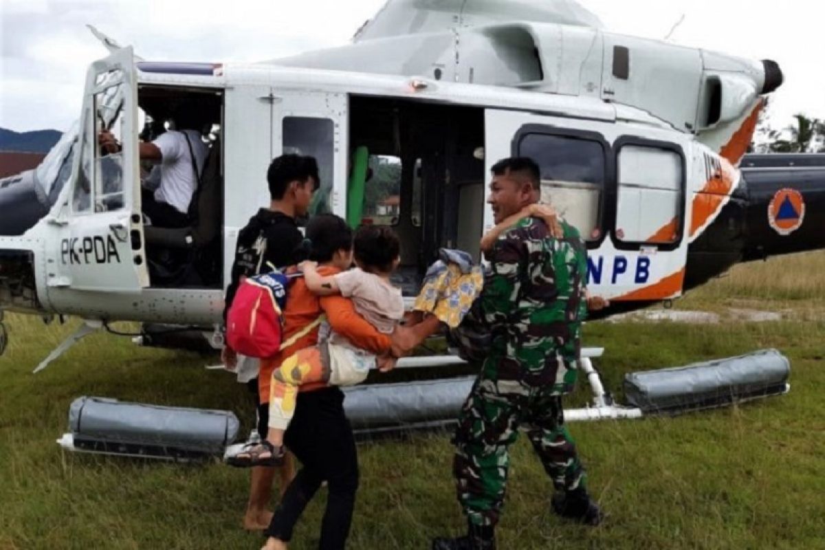 TNI bantu pulihkan daerah yang terdampak banjir di Konawe Utara