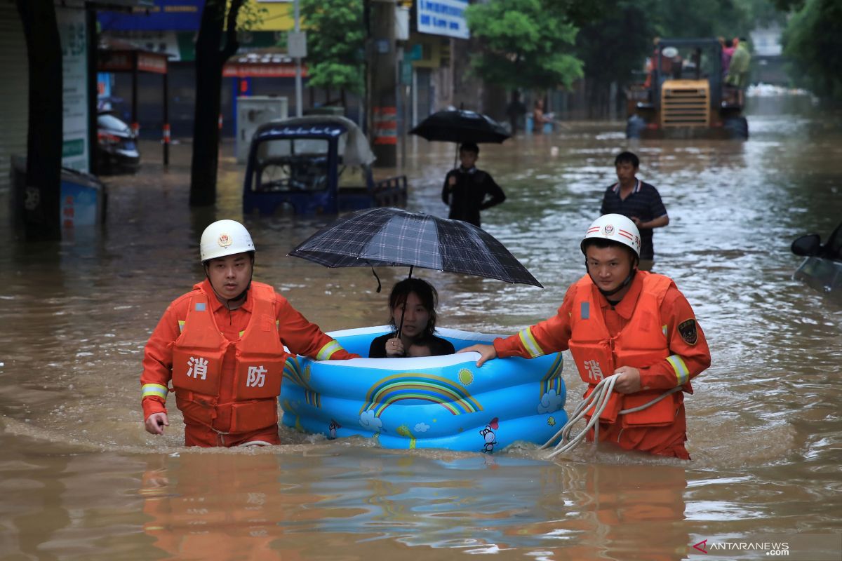 Tiga tewas, tiga hilang diterjang banjir di China