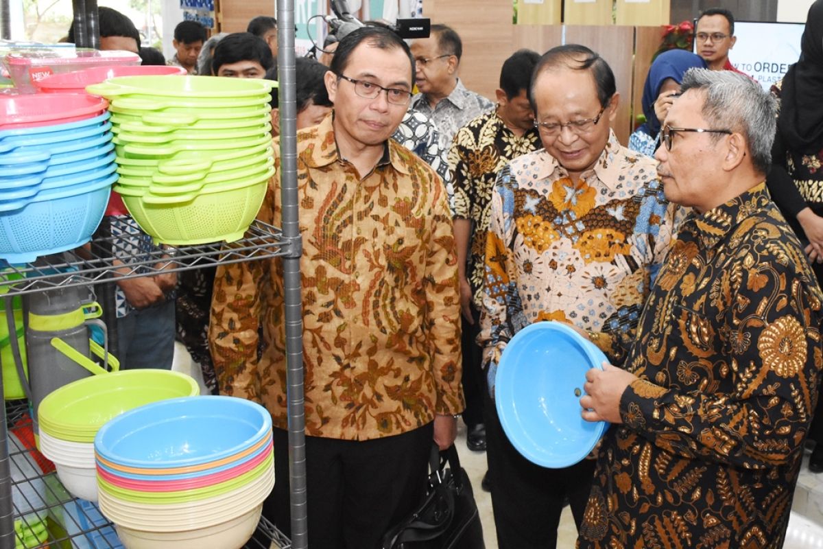 Industri plastik dan karet terus tumbuh positif, di atas ekonomi