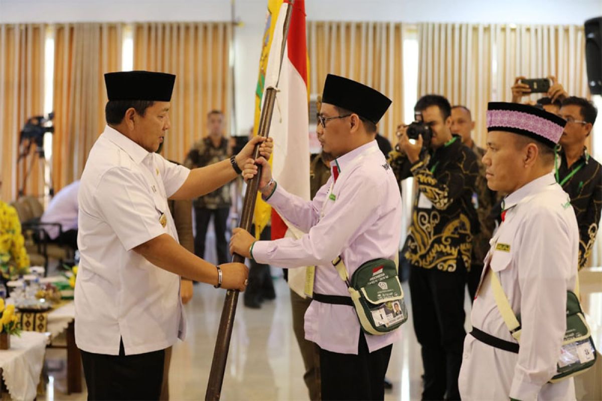 Gubernur Arinal Djunaidi Lepas Kloter Pertama Haji Lampung
