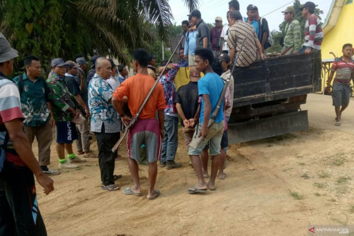 Authority destroys armed criminal group SMB's base camp in Jambi