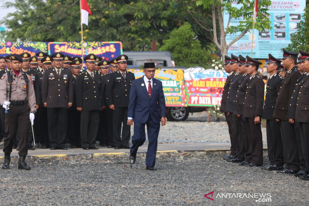 Bupati Banjar irup HUT Bhayangkara di halaman Polsek