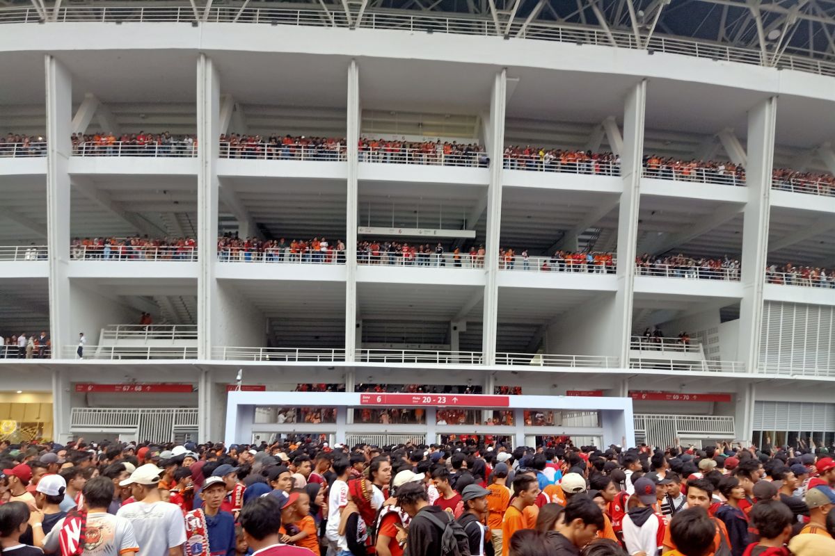 Usai ricuh di pintu GBK, seorang suporter Persija hilang