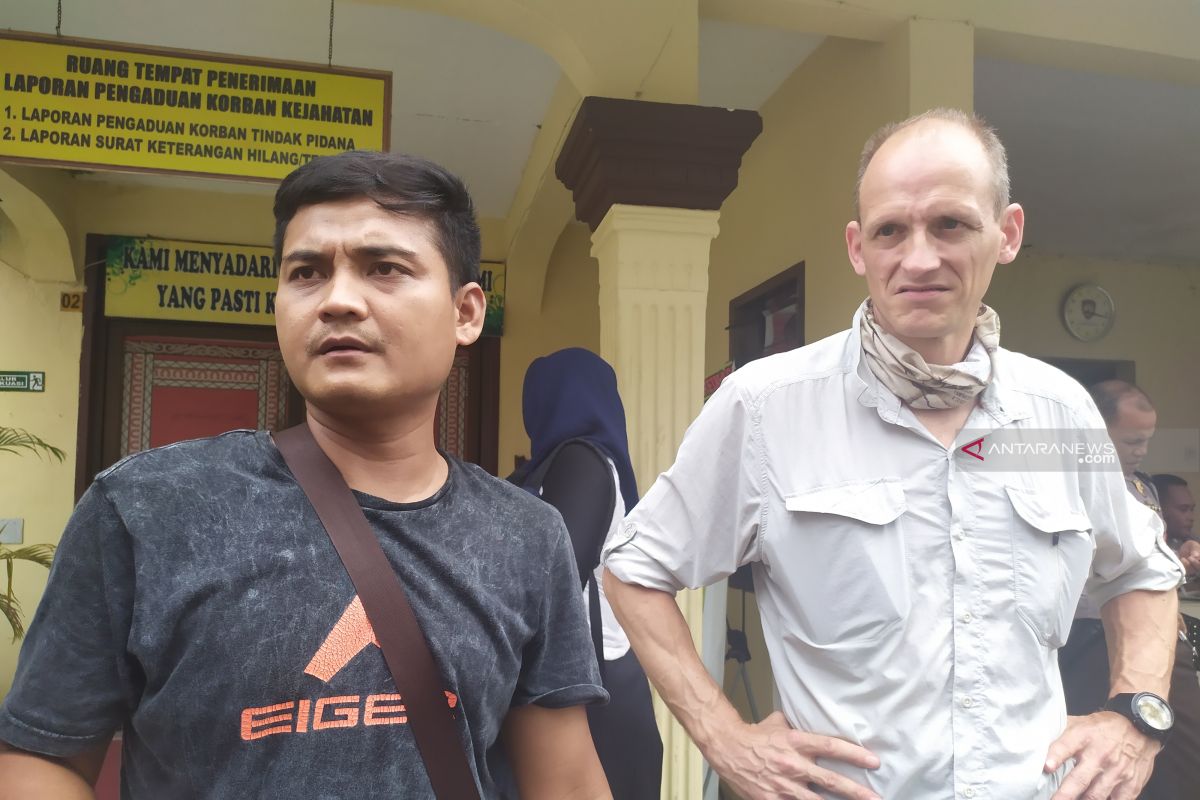 Wisman asal Perancis baru pertama kali ke Indonesia kena musibah jambret