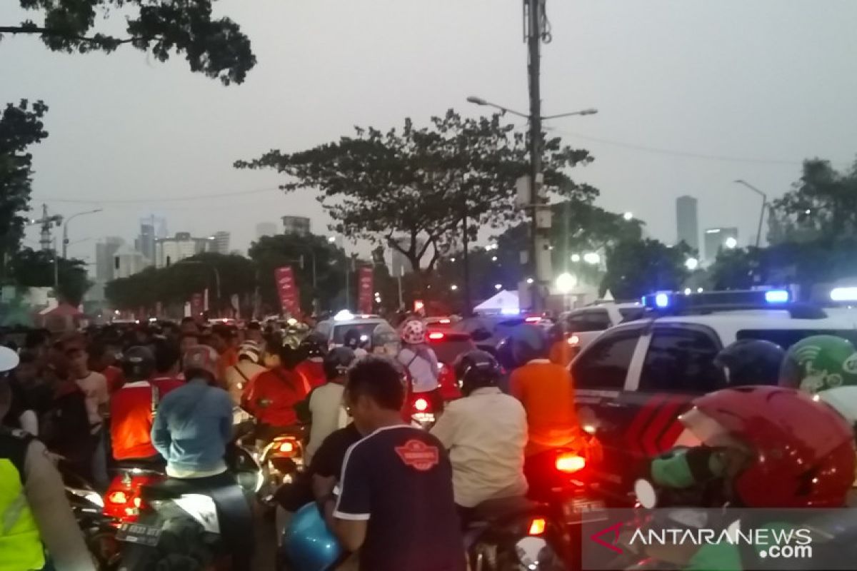 Suporter mulai tinggalkan GBK sebabkan lalu lintas padat merayap