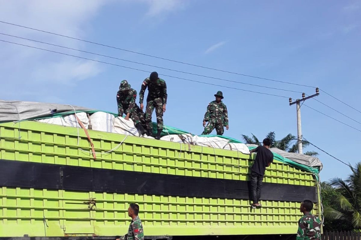 Satgas Pamtas tangkap truk bermuatan barang ilegal di Nunukan