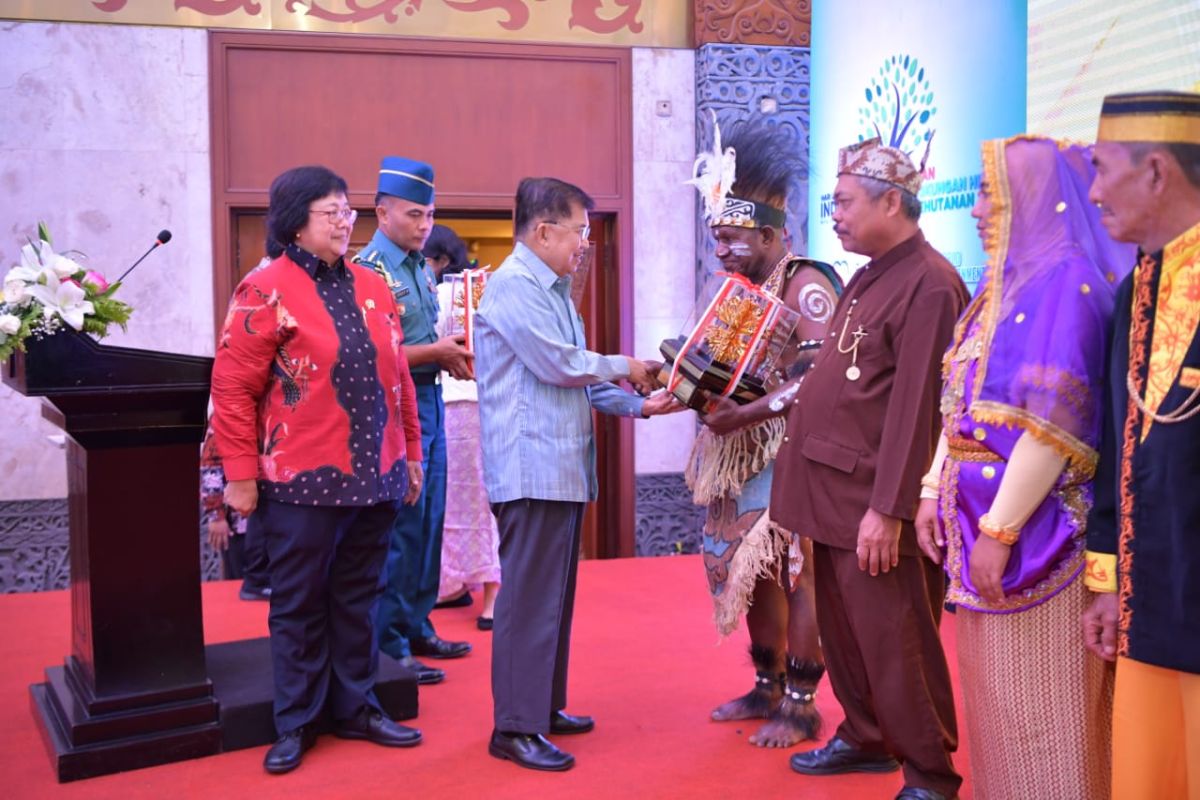 Wapres Jusuf Kalla serahkan Penghargaan Kalpataru 2019