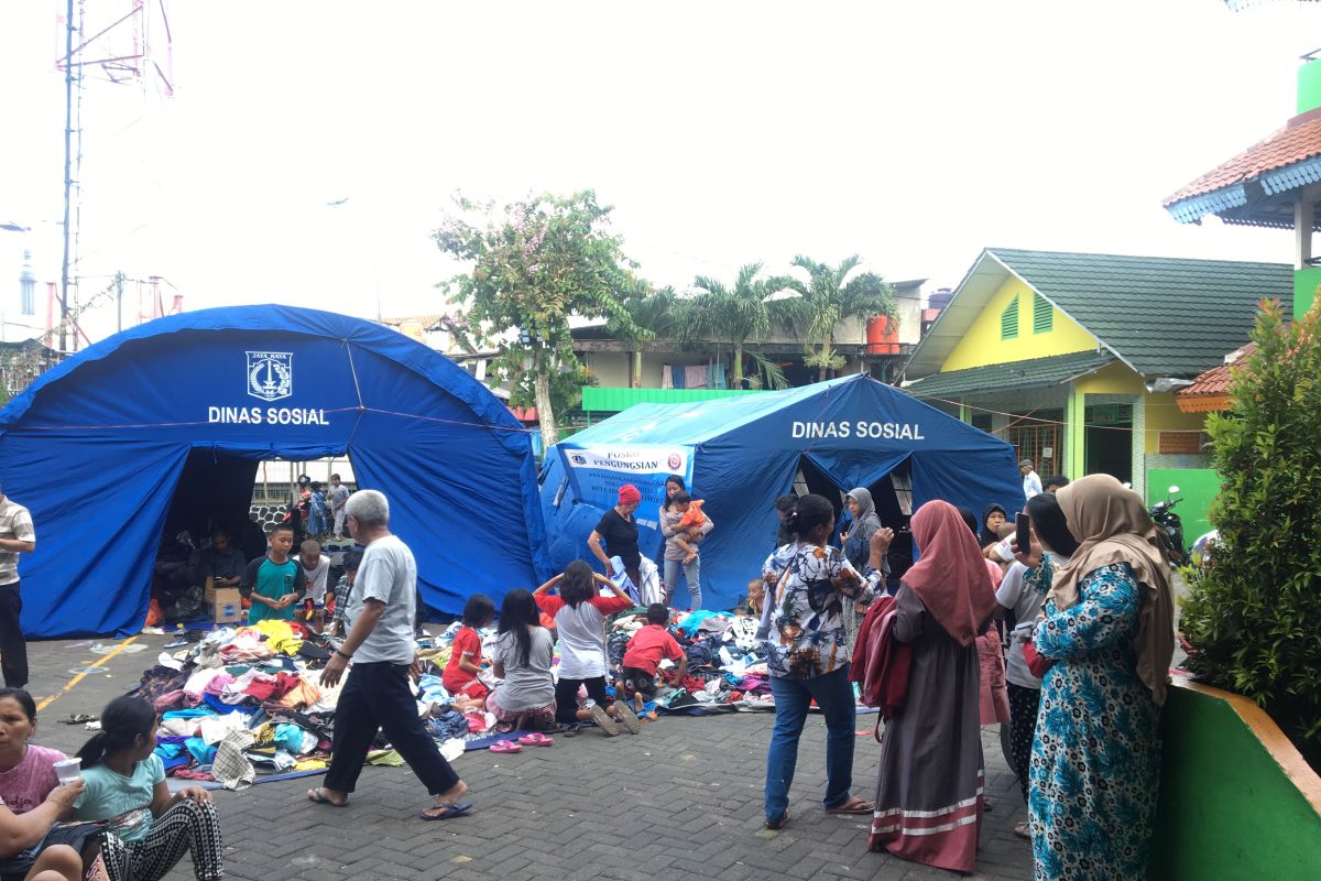 778 korban kebakaran Tebet mengungsi di gedung sekolah