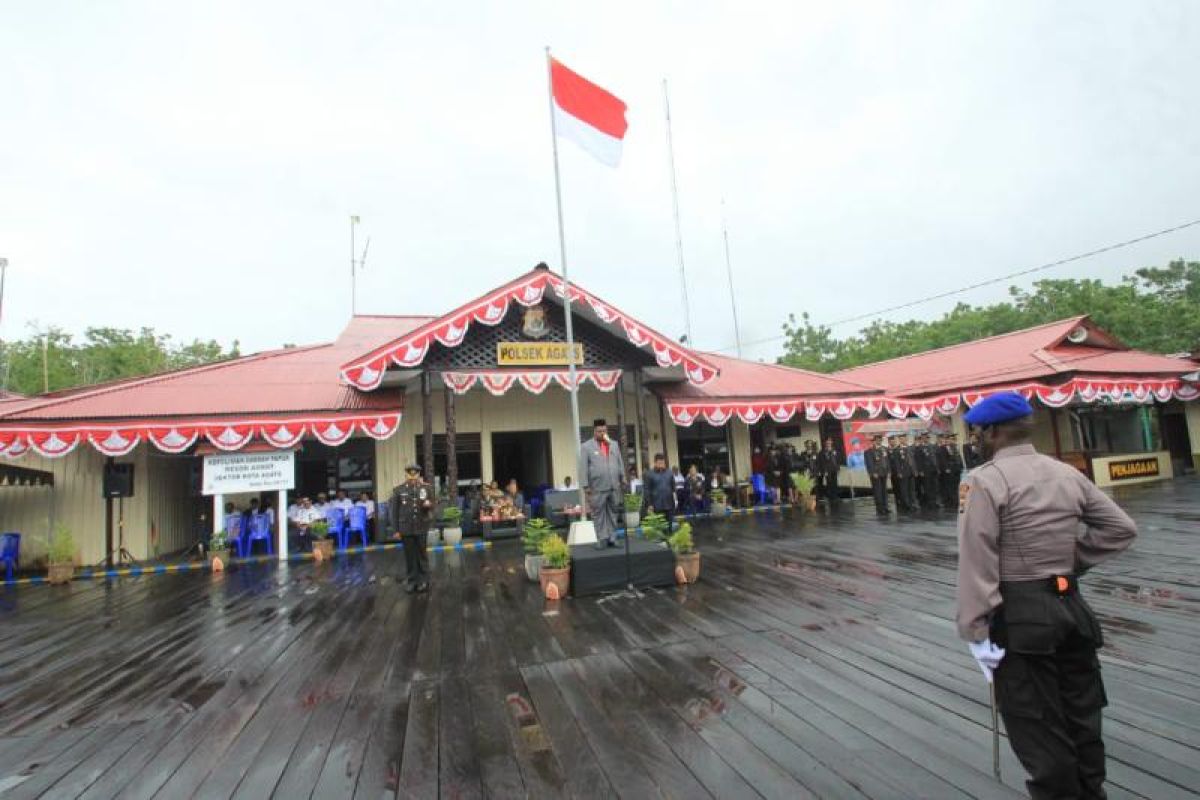 Bupati Asmat pimpin upacara HUT Bhayangkara di Agats