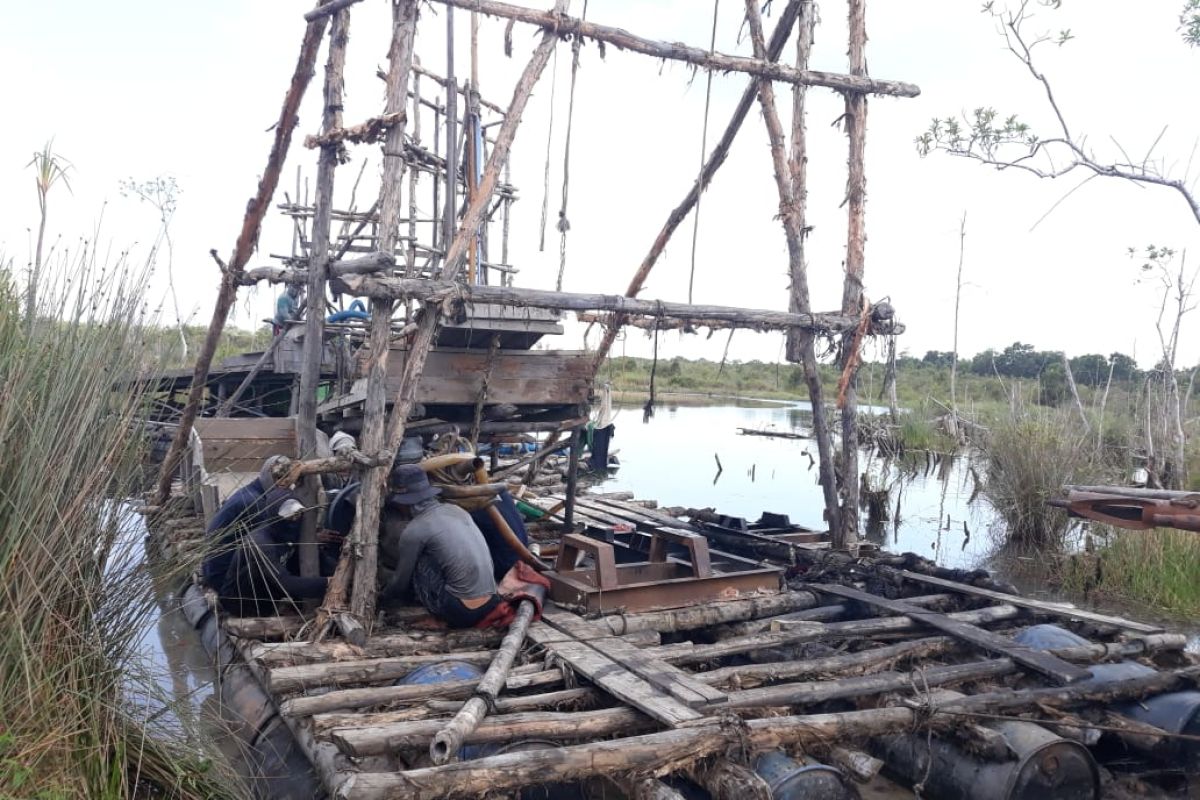 Polres Bangka Tengah tertibkan tambang timah ilegal