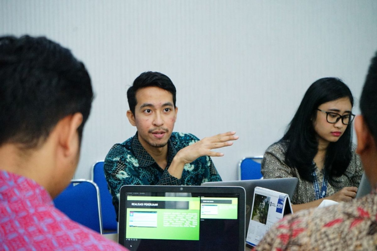 KPK lakukan diskusi pengembangan aplikasi di Dispendik Surabaya