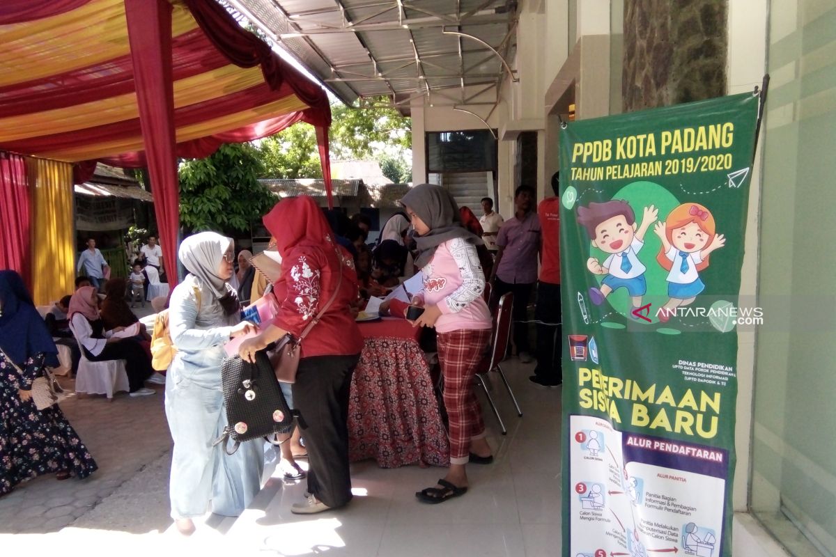 29 sekolah masih miliki daya tampung, Padang buka pendaftaran siswa baru tahap III