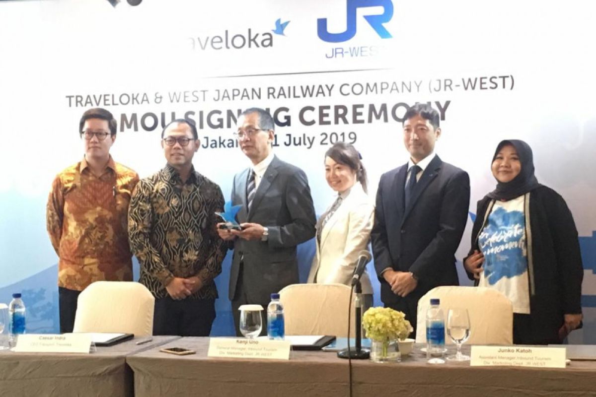 Traveloka jual tiket kereta Jepang JR-West