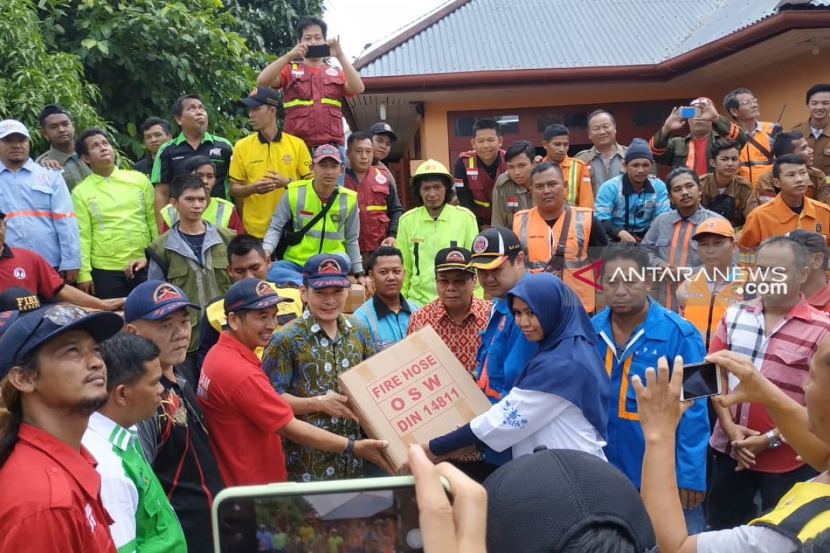 Sebanyak 82 yayasan pemadam kebakaran swasta dapat bantuan selang