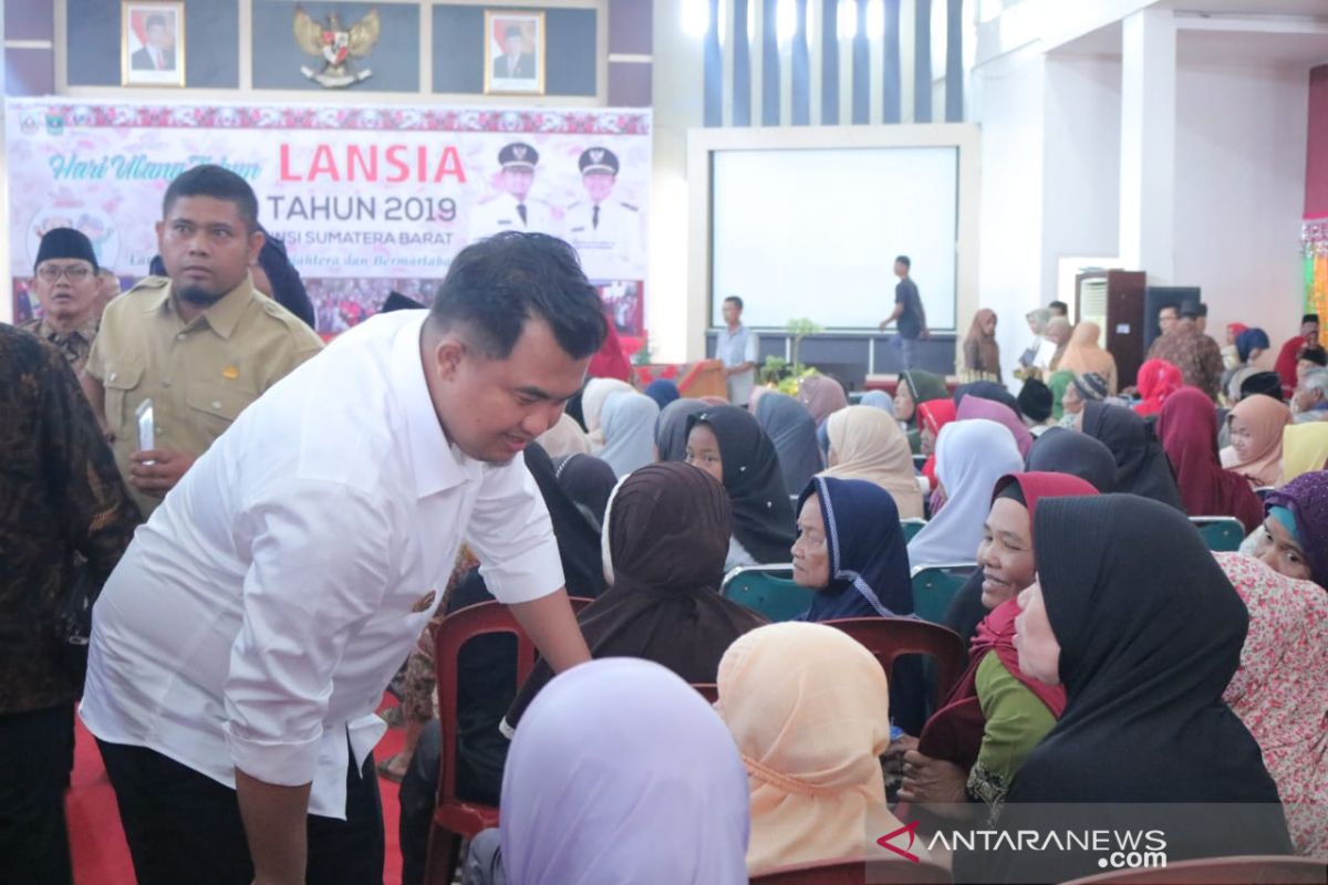 Dharmasraya lanjutkan Program Bansos Lansia pada 2020