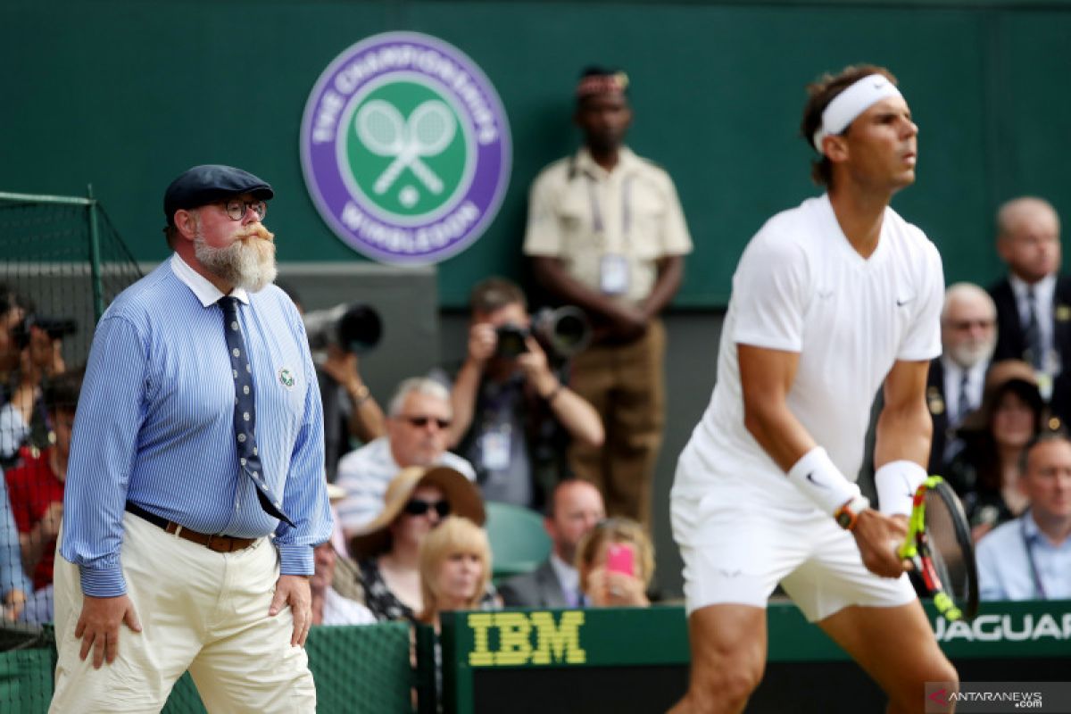 Federer menantang Djokovic di final Wimbledon ke-12