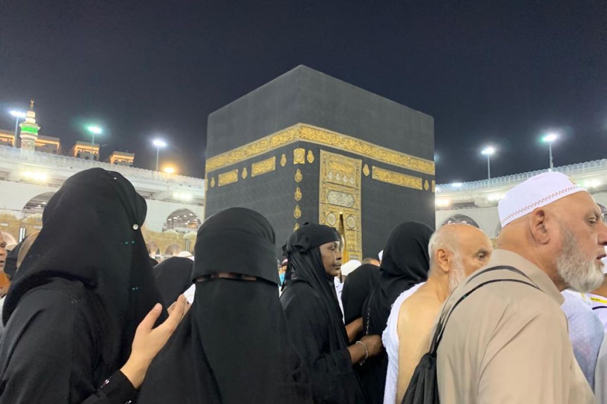 Shalat Jumat di Masjidil Haram bagi jamaah perempuan tidak wajib