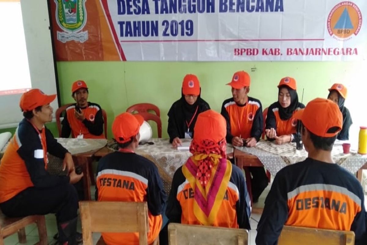 Tingkatkan kesiapsiagaan, BPBD Banjarnegara latih relawan desa tangguh bencana