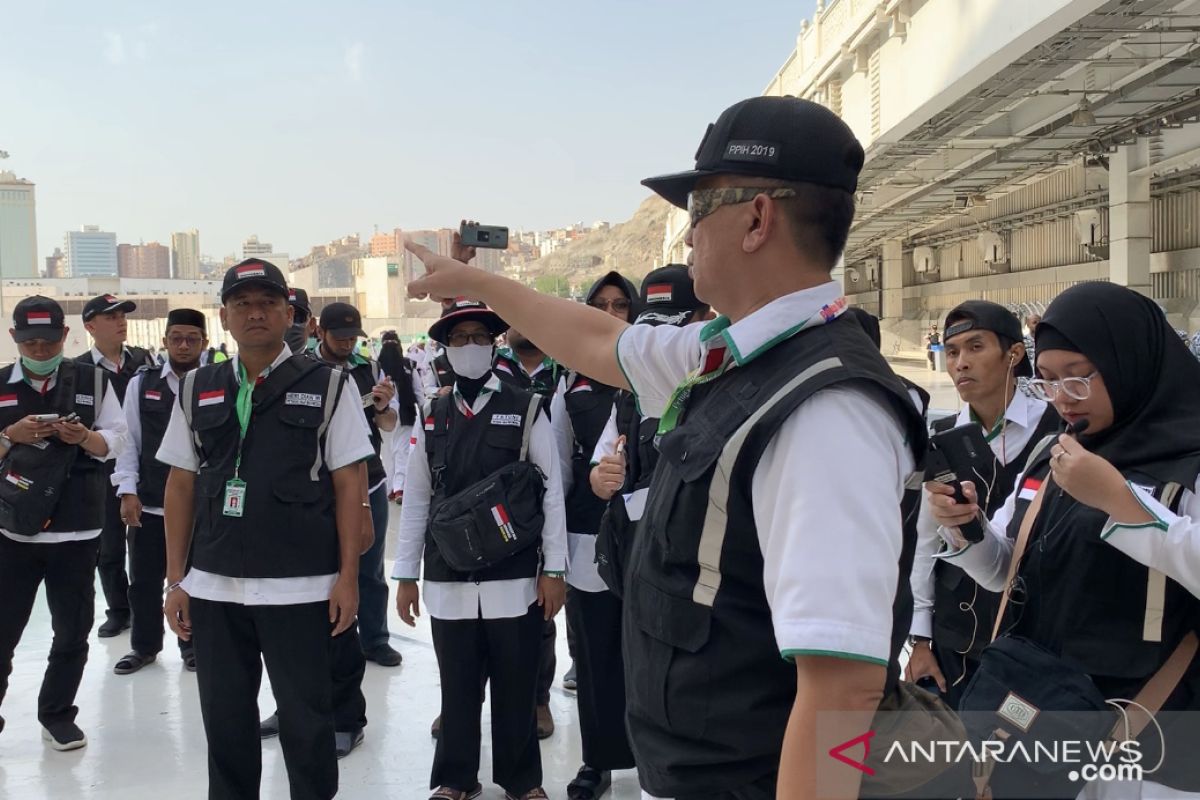 Petugas haji membuka delapan posko layanan jamaah di Masjidil Haram