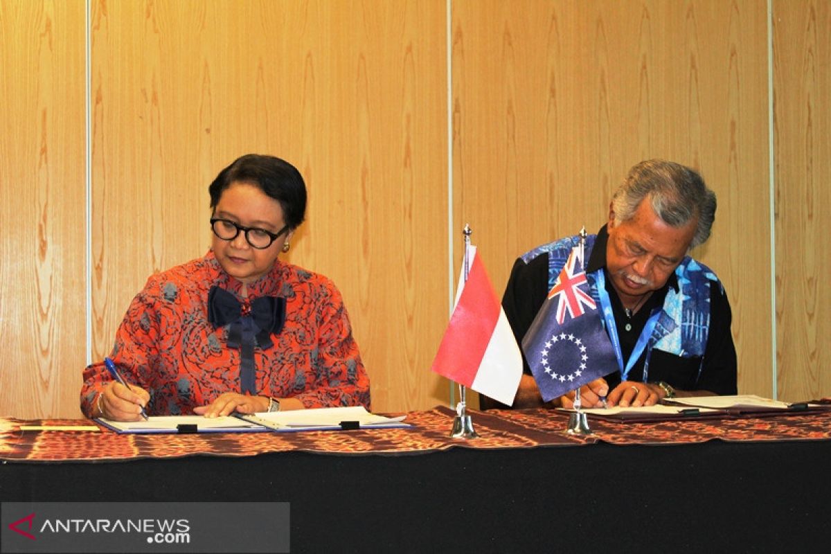 Indonesian FM holds meetings with nine Pacific nations