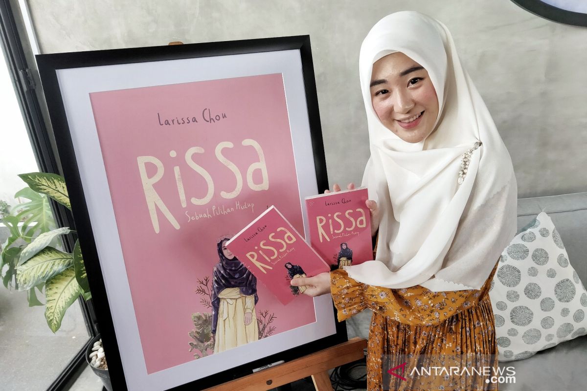 Larissa Chou tuangkan kisah hidup jadi mualaf  dalam buku "Sebuah Pilihan Hidup"