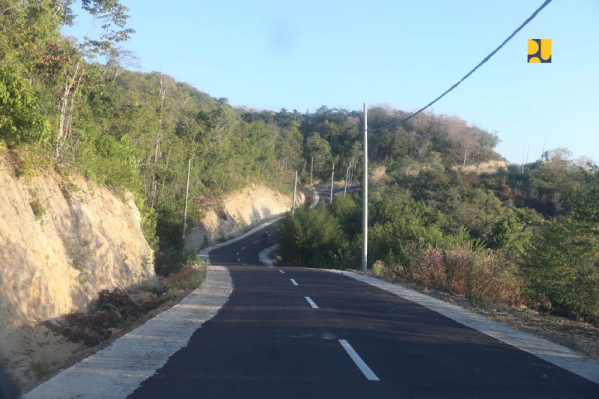 Pemerintah bangun jalan Lintas Utara Flores dukung  Labuan Bajo